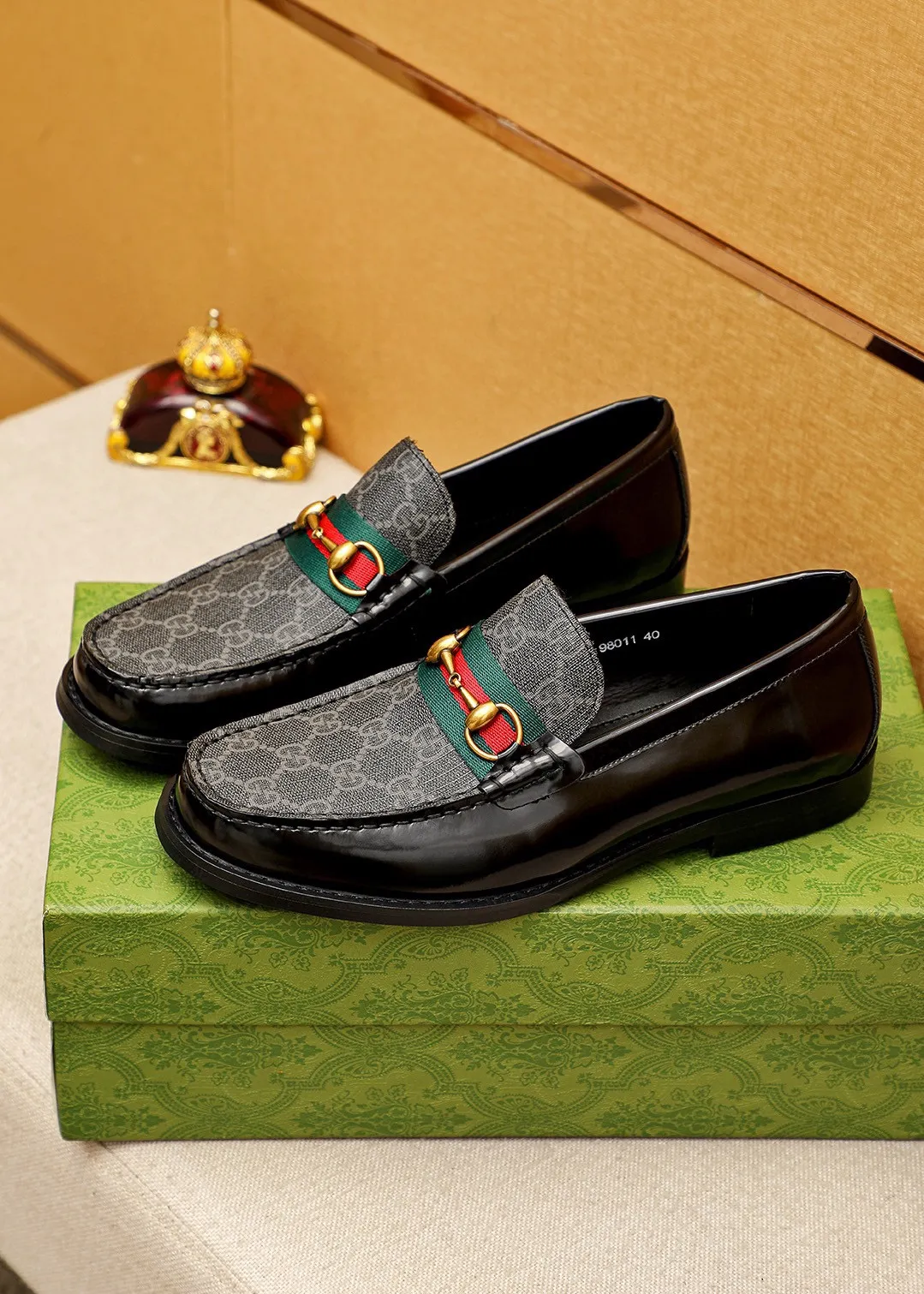Men's shoes 💰460 💐 Product trademark: GUCCI "Gucci" casual leather shoes Regular size: 38-44 (45🉑️customized) Product materials: Selected imported first-layer open-edge beaded cowhide leather upper + luxury hardware buckle, imported water-dyed cowhide leather lining. Strong three-dimensional visual effect, original combination outsole Color: 5⃣️colors available